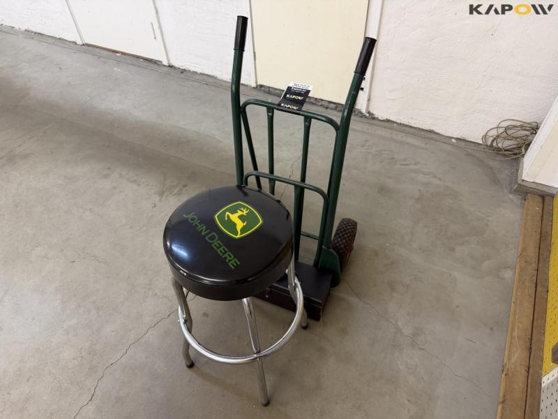 John Deere stol, sækkevogn og værktøjskasse 1