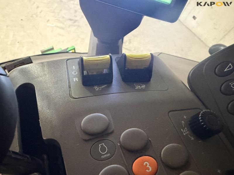 John Deere T660i mejetærsker med 30fod draper skærebord 15