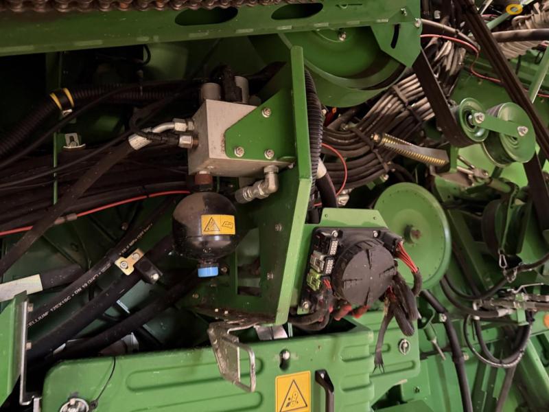 John Deere T660i mejetærsker med 30fod draper skærebord 39