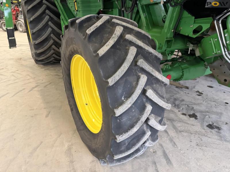 John Deere T660i mejetærsker med 30fod draper skærebord 64
