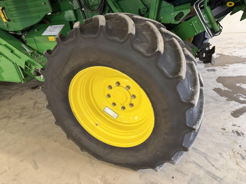 John Deere T660i mejetærsker med 30fod draper skærebord 65