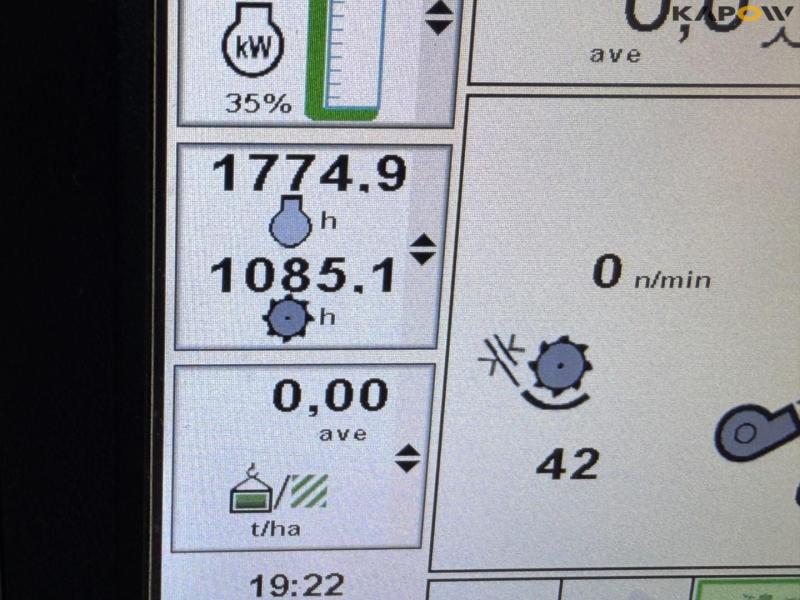 John Deere T660i mejetærsker med 30fod draper skærebord 85