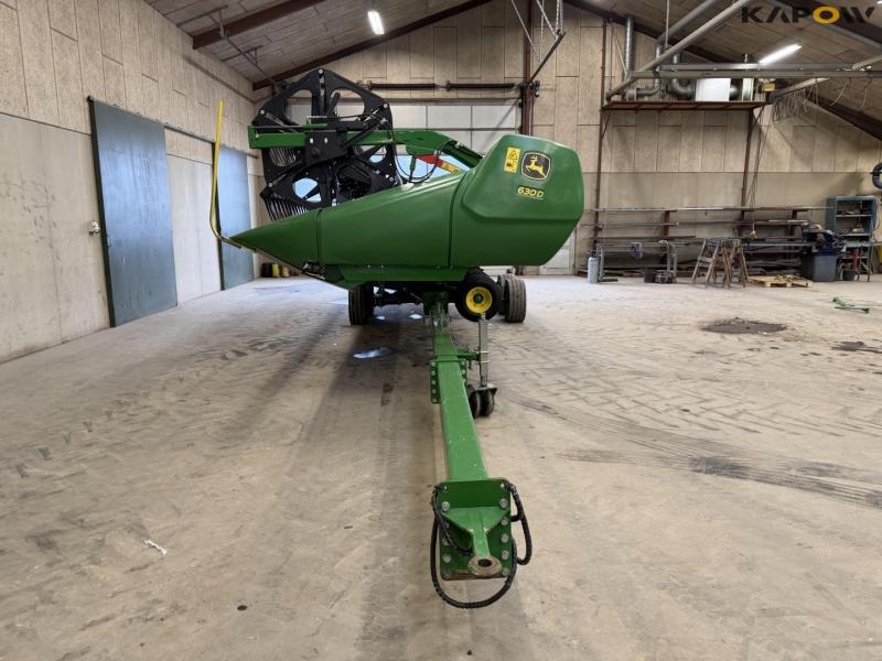 John Deere T660i mejetærsker med 30fod draper skærebord 87