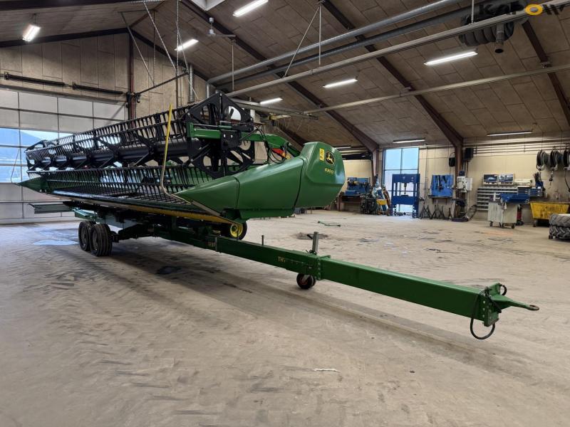 John Deere T660i mejetærsker med 30fod draper skærebord 88