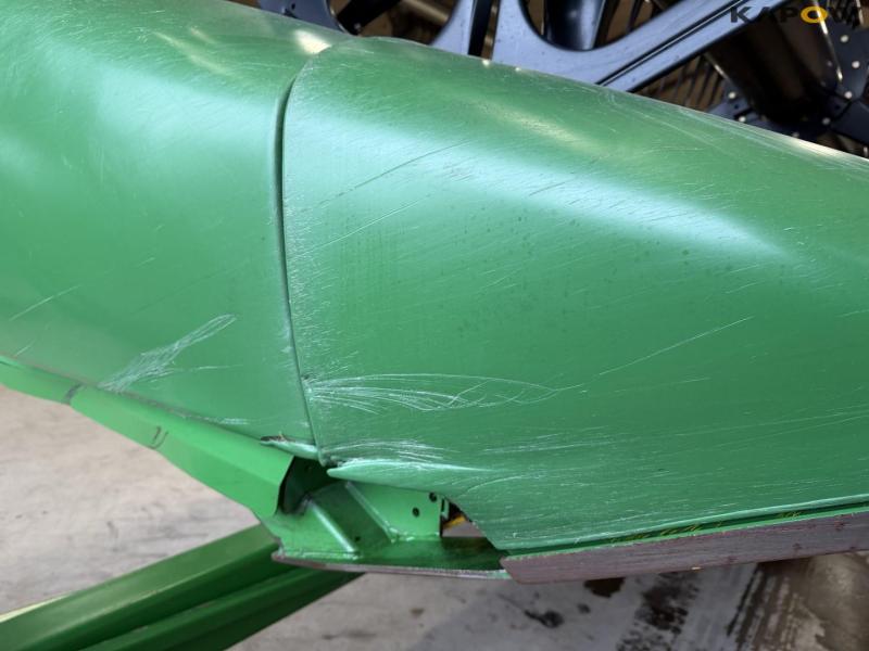 John Deere T660i mejetærsker med 30fod draper skærebord 104