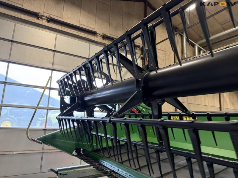 John Deere T660i mejetærsker med 30fod draper skærebord 114