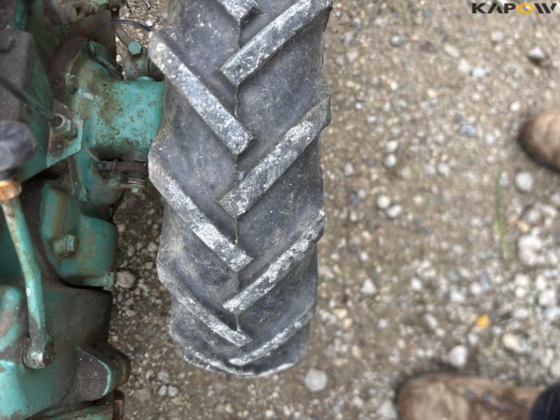 JRUS redskabsbærer med kost, skraber og sulky 31