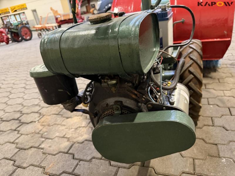 Jrus redskabsbærer med kost 27