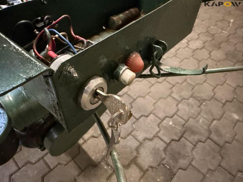 Jrus redskabsbærer med kost 32