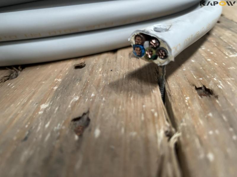 Kabeltromle med kabel 4