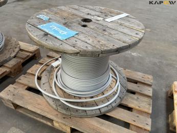 Kabeltromle med kabel