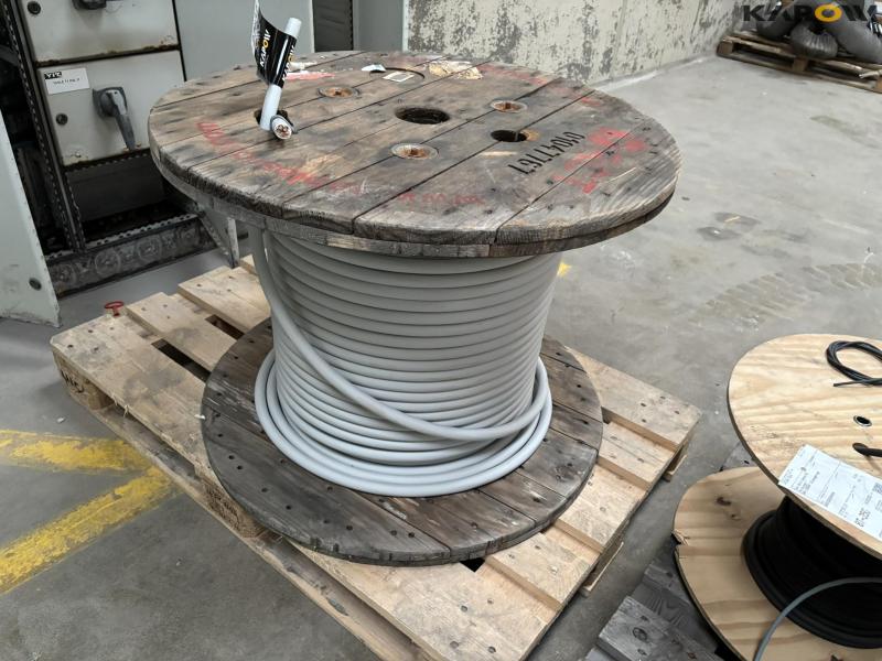 Kabeltromler med kabel 1