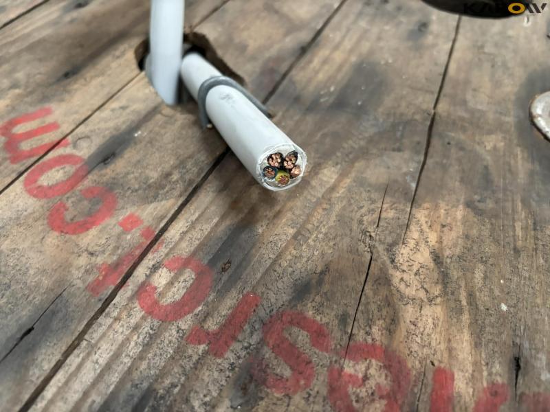 Kabeltromler med kabel 3