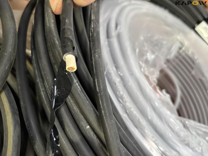 Kabeltromler med kabel og ledninger 5