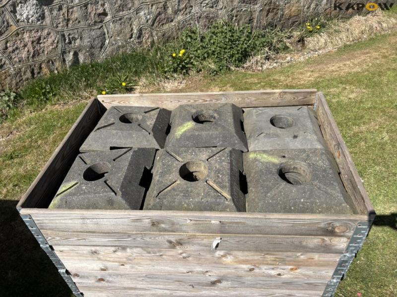 Kantpæle med fødder 3