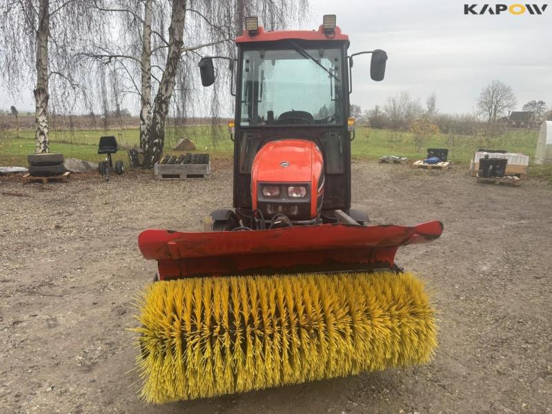 Kioti CK35 HST traktor 2