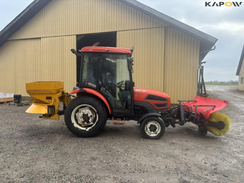 Kioti CK35 HST traktor 4