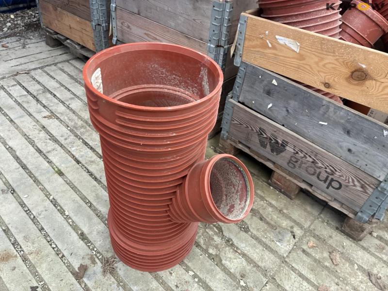 Kloak fittings og brønde 76