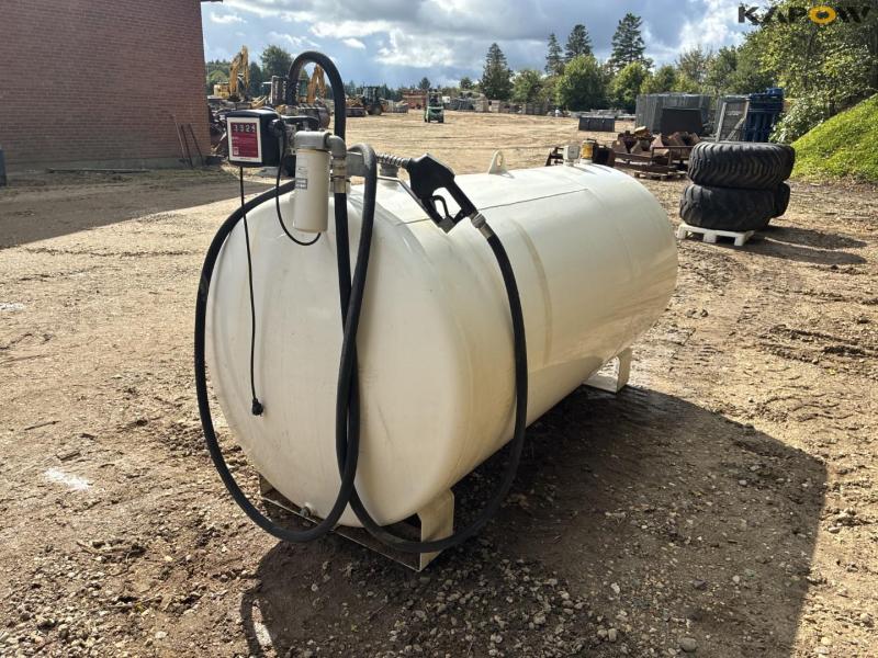 KN beholderfabrik 2500 liter brændstoftank 6