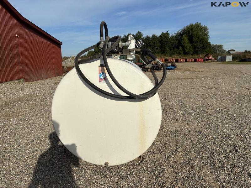 KN Beholderfabrik 2500 liter brandstoftank med pumpe 2