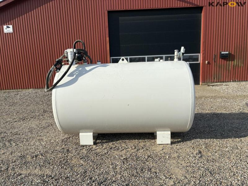KN Beholderfabrik 2500 liter brandstoftank med pumpe 8