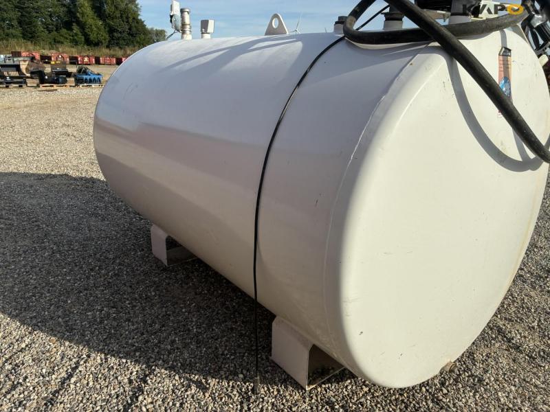 KN Beholderfabrik 2500 liter brandstoftank med pumpe 20