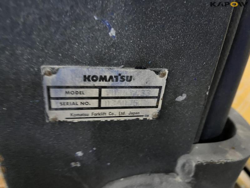 Komatsu FD25T-14 truck 12