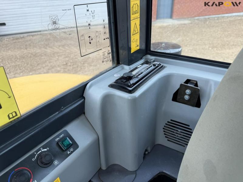 Komatsu PC55MR gravemaskine med rotortilt. 35