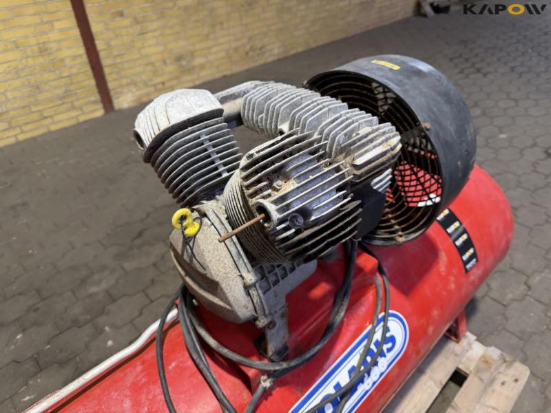 Kompressor 11