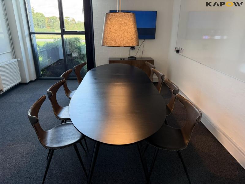Kontormøbler 2
