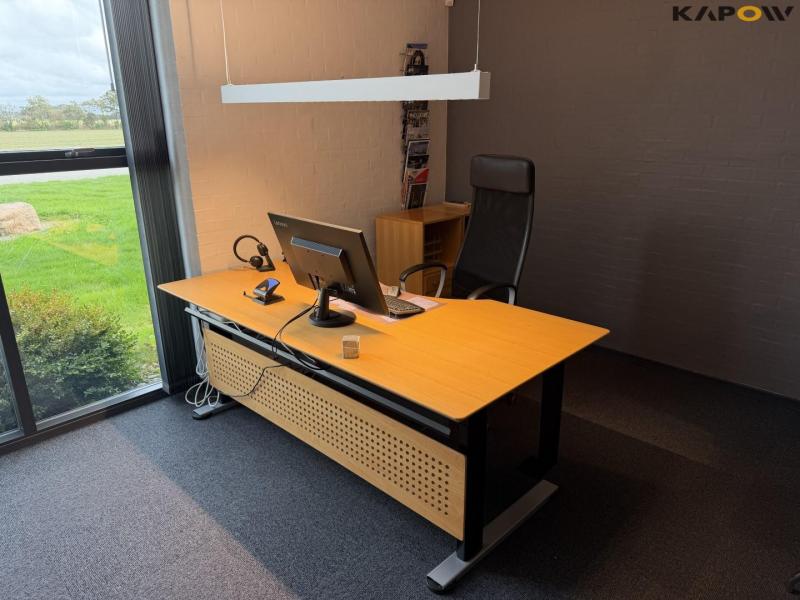 Kontormøbler 2