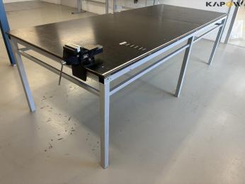 Kraftig bord med skruestik