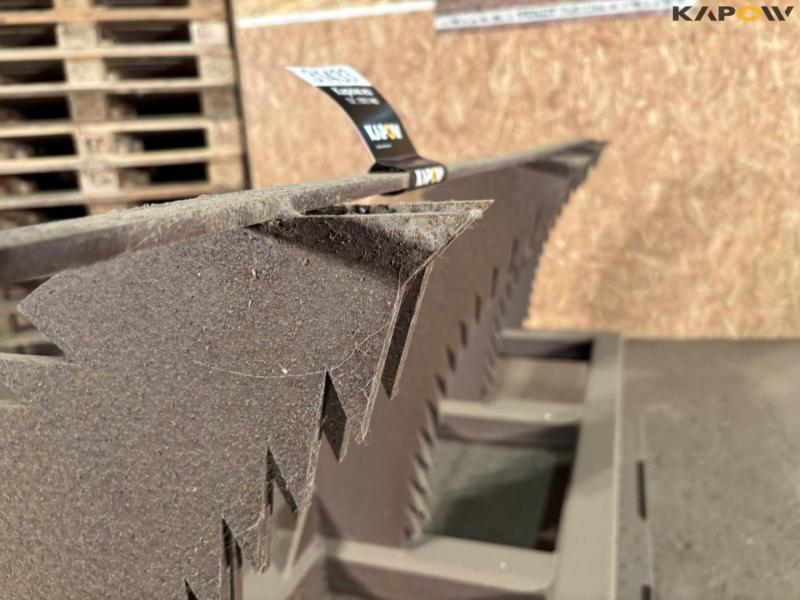 Kraftige tænder på ramme 14