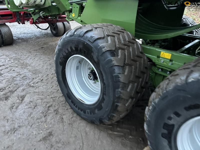 Krone Big Pack 4X4 presser med ballevogn 65
