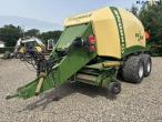 Krone BigPack 890 XC presser 1