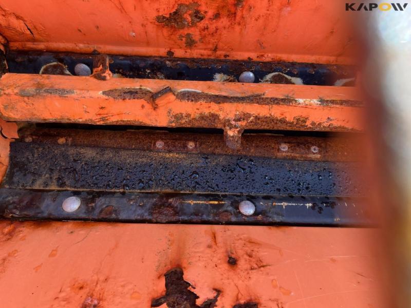 Kubota B2410 kompakt traktor med kost og saltudlægger 19