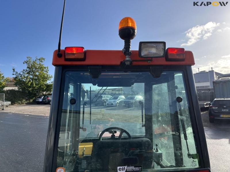 Kubota B2410 kompakt traktor med kost og saltudlægger 22
