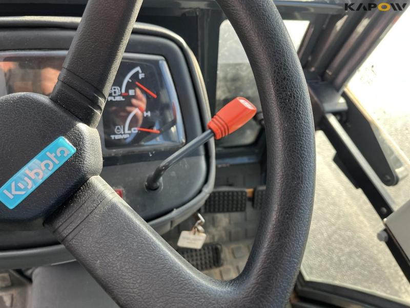 Kubota B2410 kompakt traktor med kost og saltudlægger 35
