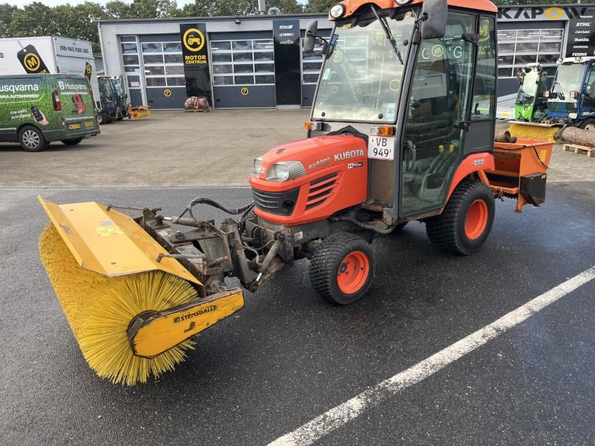 Kubota BX 2350 kompakt traktor med kost og saltudlægger 1