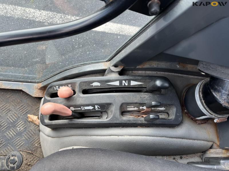 Kubota BX 2350 kompakt traktor med kost og saltudlægger 29