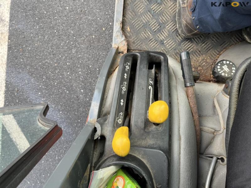 Kubota BX 2350 kompakt traktor med kost og saltudlægger 30