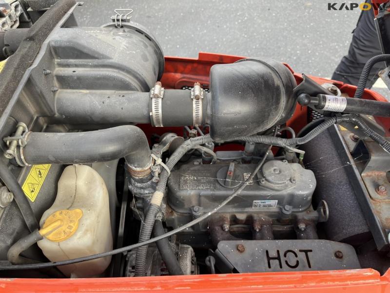 Kubota BX 2350 kompakt traktor med kost og saltudlægger 34