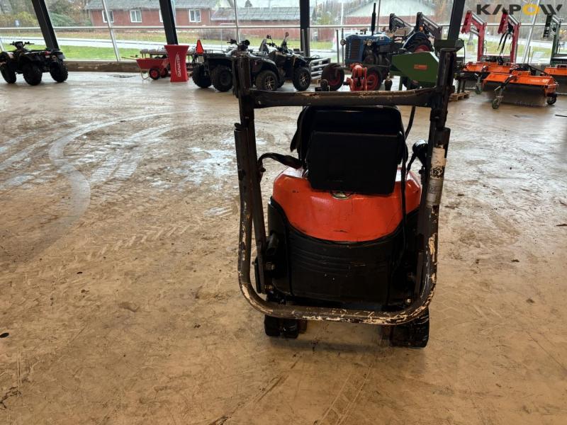 Kubota minigraver med 4 skovle 6