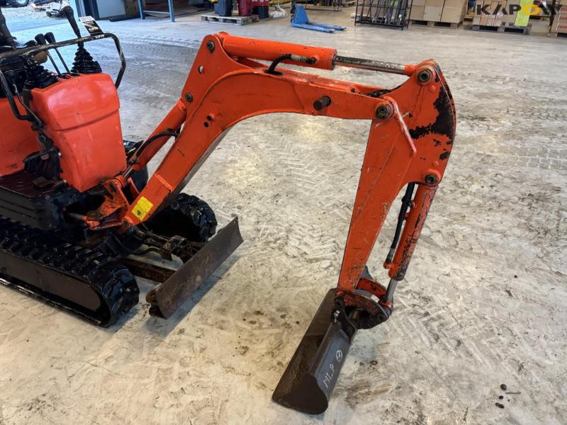 Kubota minigraver med 4 skovle 13