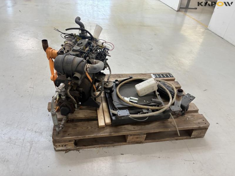 Kubota motor med køler og hydraulik pumpe 6