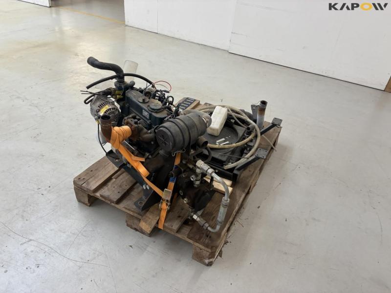 Kubota motor med køler og hydraulik pumpe 7