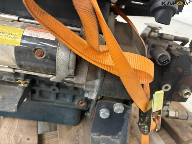 Kubota motor med køler og hydraulik pumpe 15