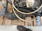 Kubota motor med køler og hydraulik pumpe 30