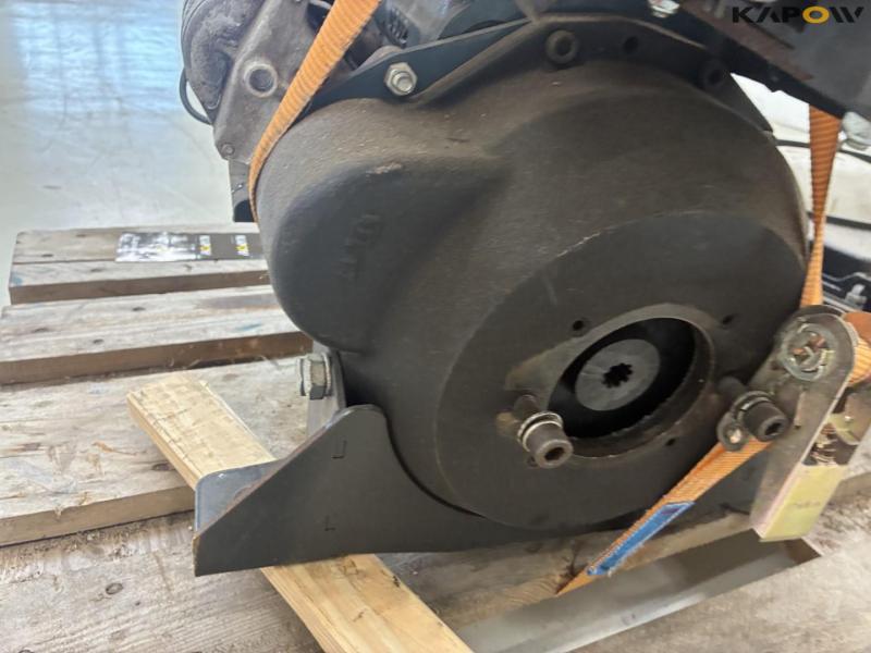 Kubota motor med køler og udstødning 14
