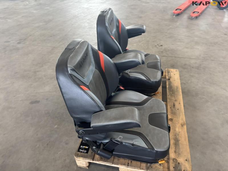 Kubota sæde med armlæn 2 stk. - Nye 5
